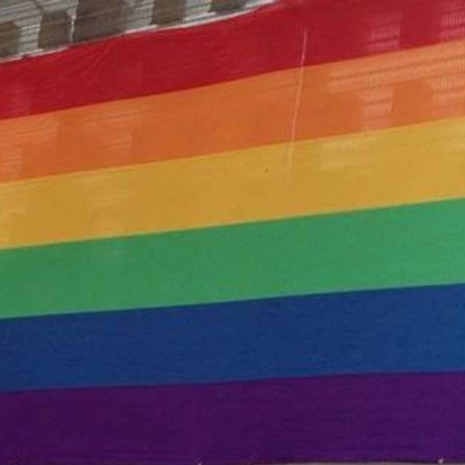 Regenbogenflagge auf dem Spielbudenplatz St. Pauli Reeperbahn. Foto: Erik Hauth